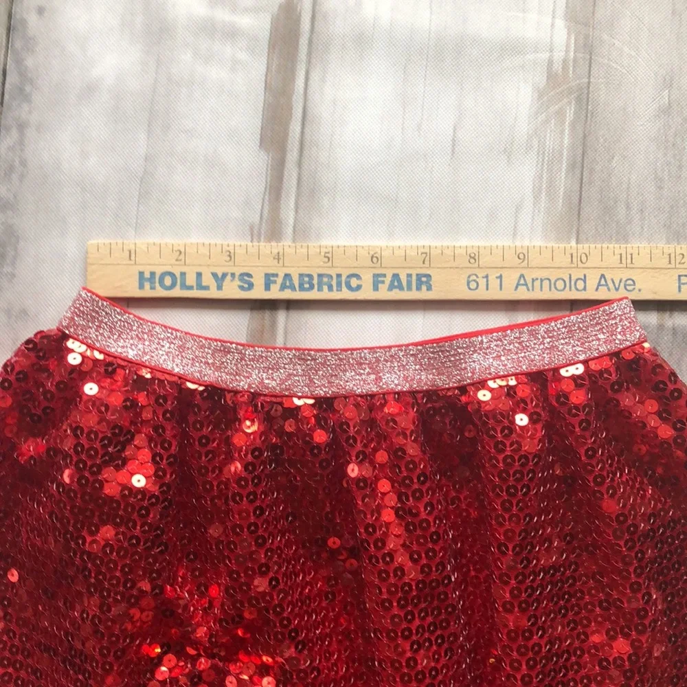 COSTUME SKIRT/ GIRLS SIZE  7/8 GLITTER SKIRT
